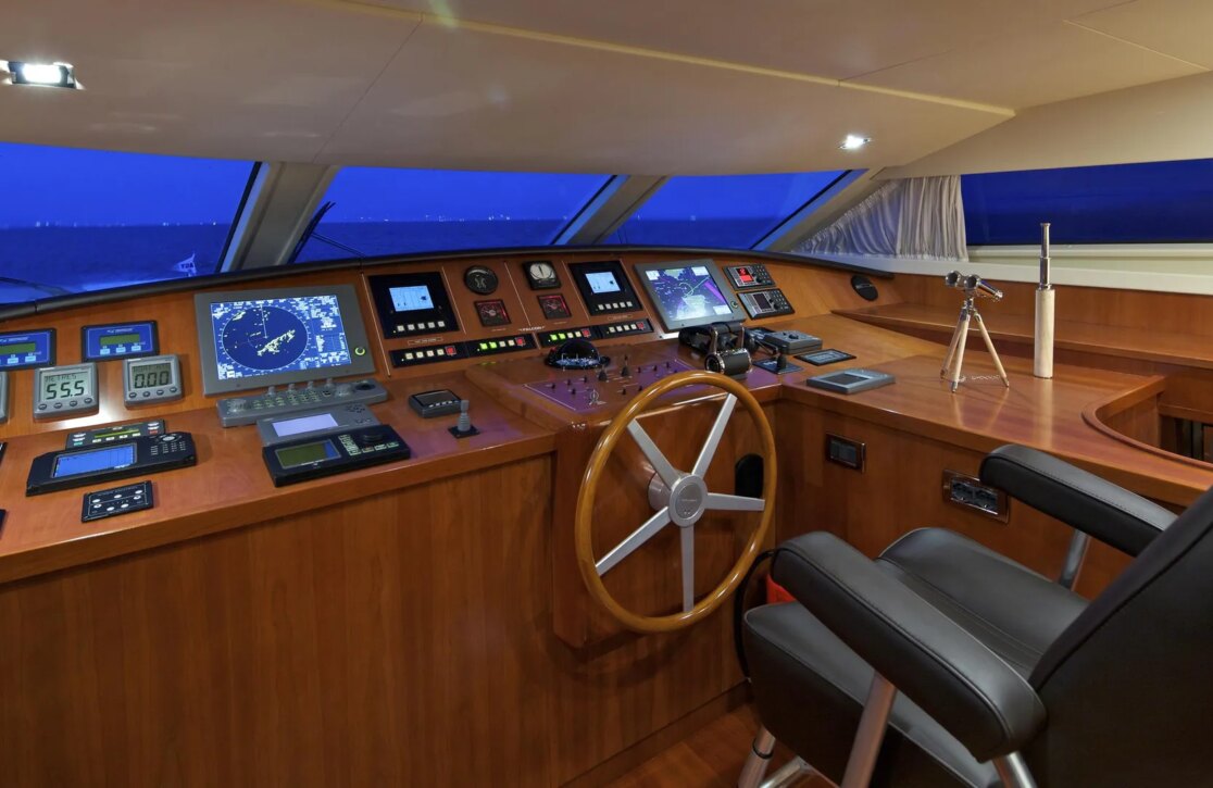 An image of Helios yacht