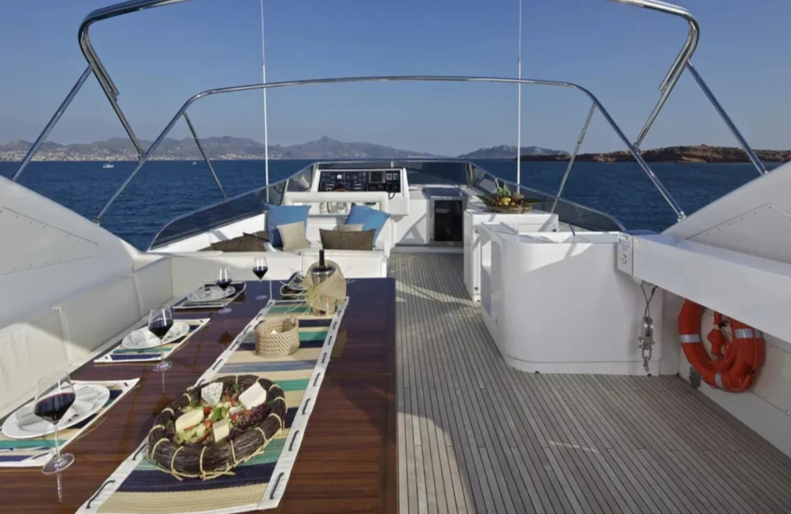 An image of Helios yacht