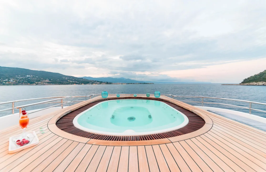 An image of Pearl yacht