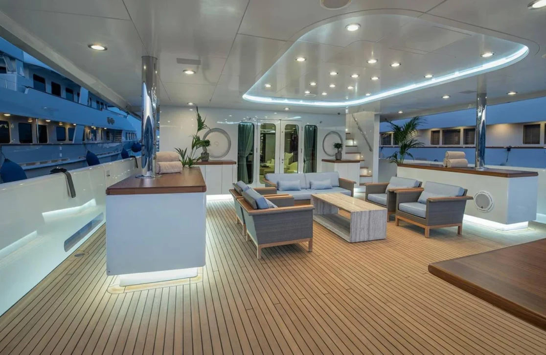 An image of Turquoise yacht