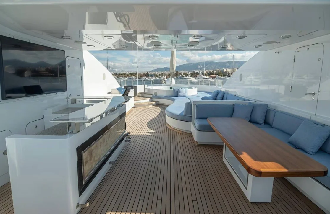 An image of Turquoise yacht