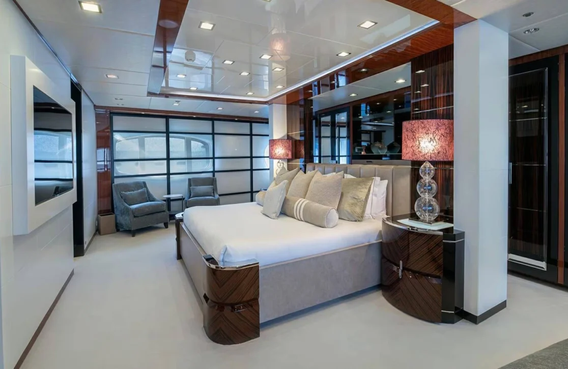 An image of Turquoise yacht