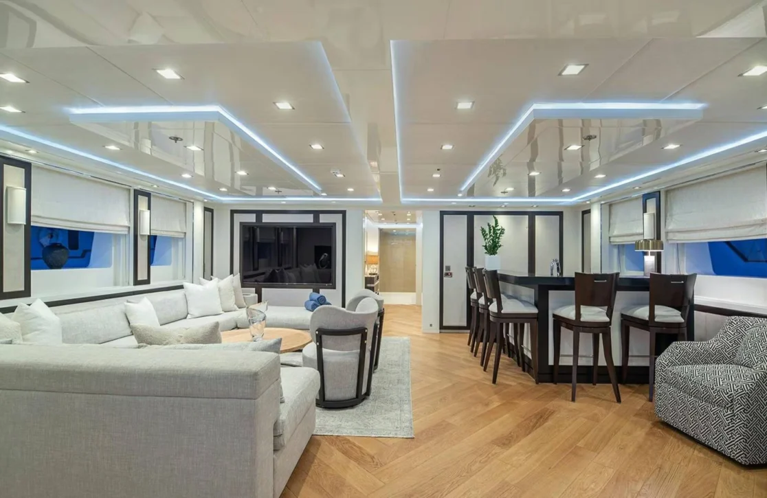 An image of Turquoise yacht