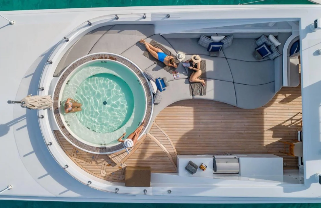 An image of Turquoise yacht