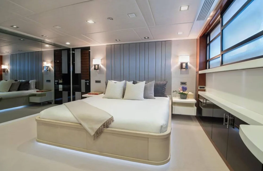 An image of Turquoise yacht