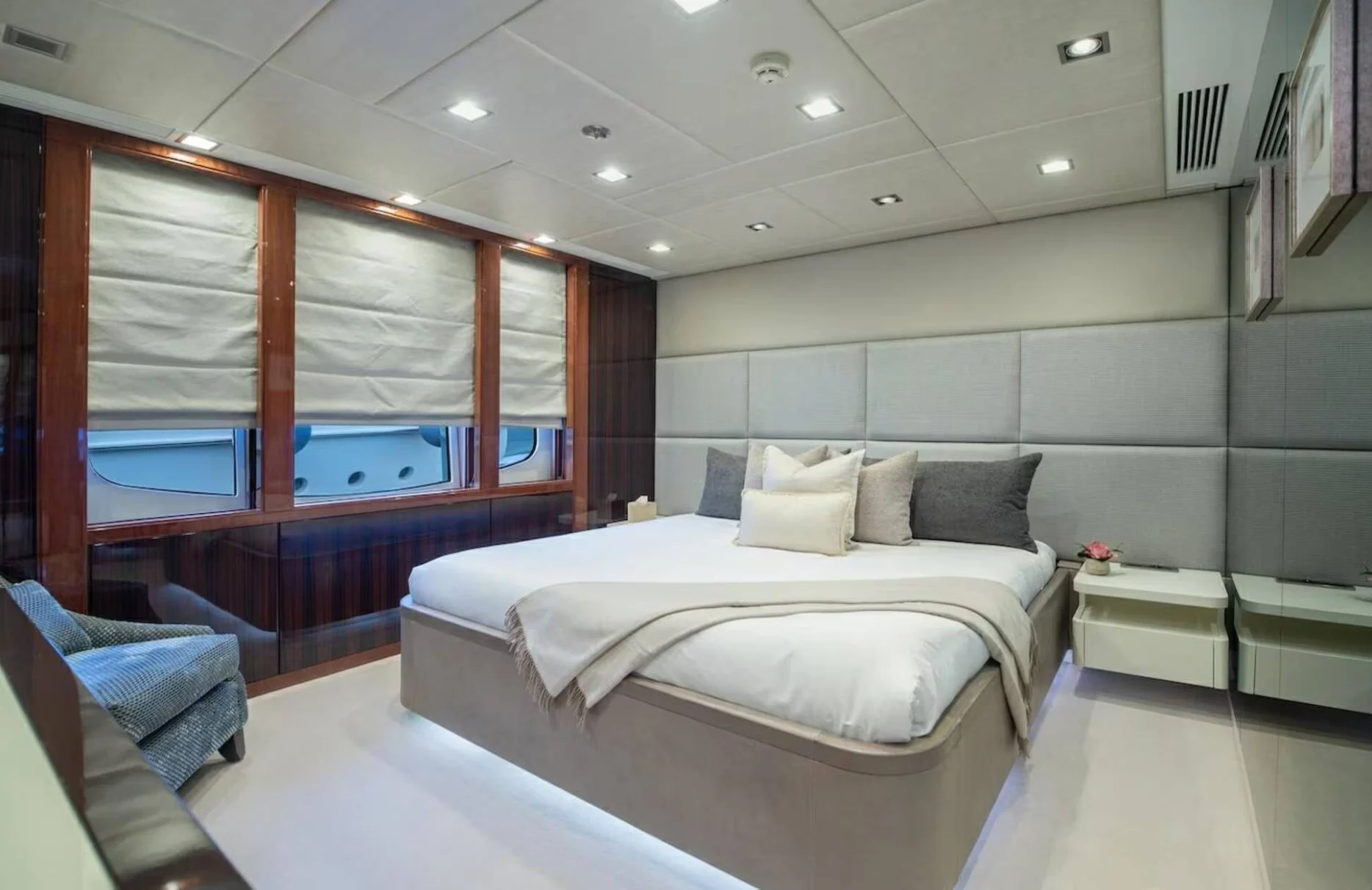 A preview of interior Bedroom cabin