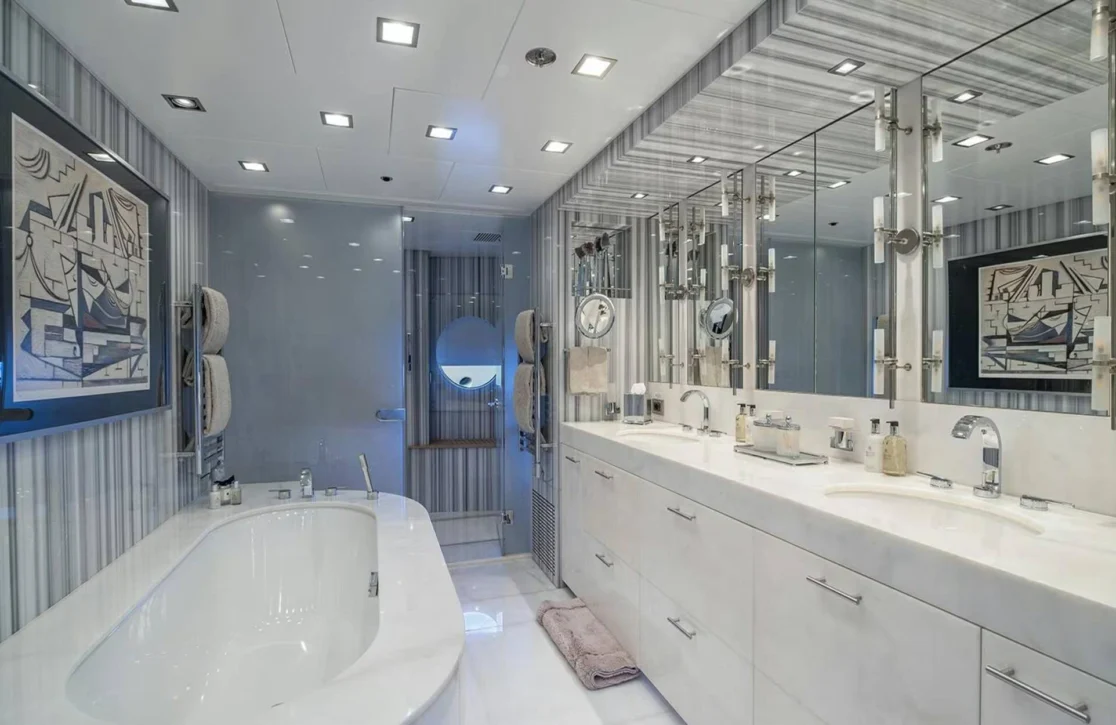 An image of Turquoise yacht