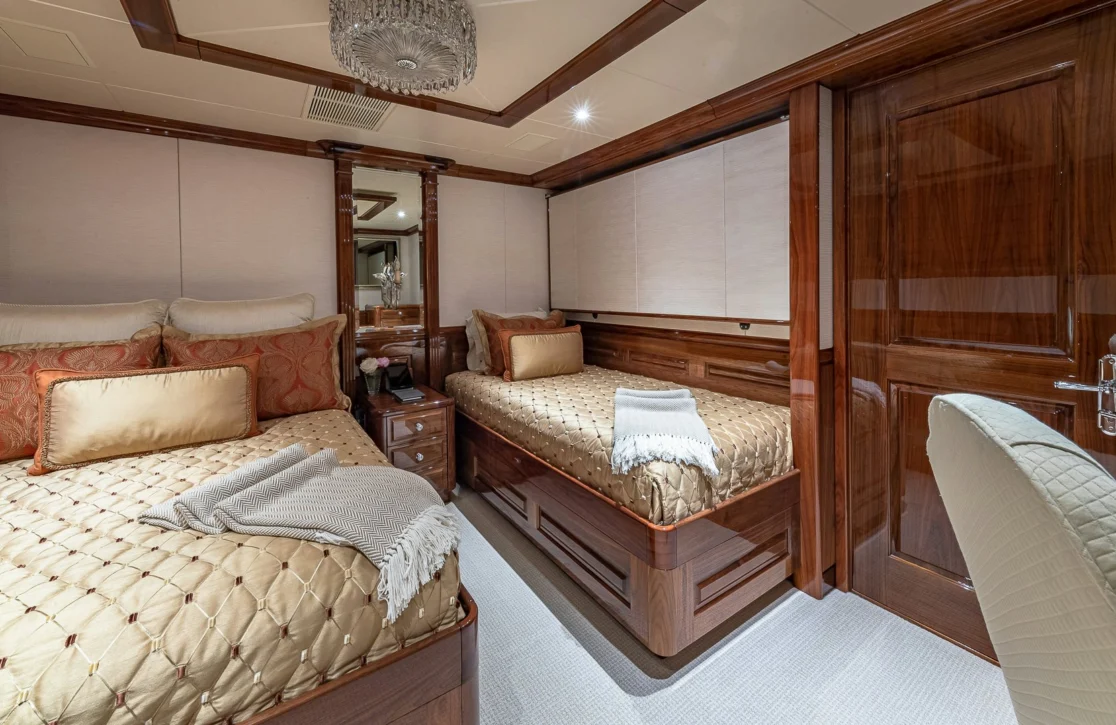 An image of Silver Lining yacht