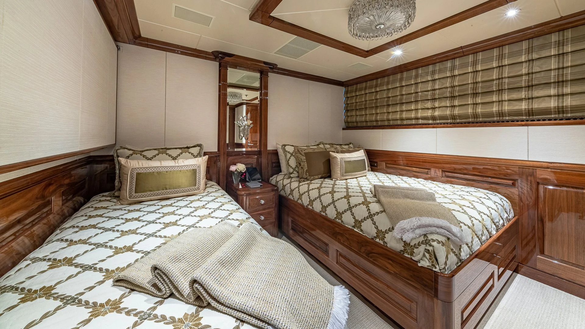 An image of Silver Lining yacht