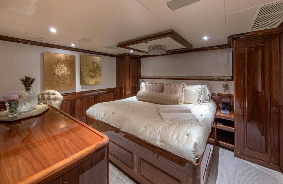 An image of Silver Lining yacht