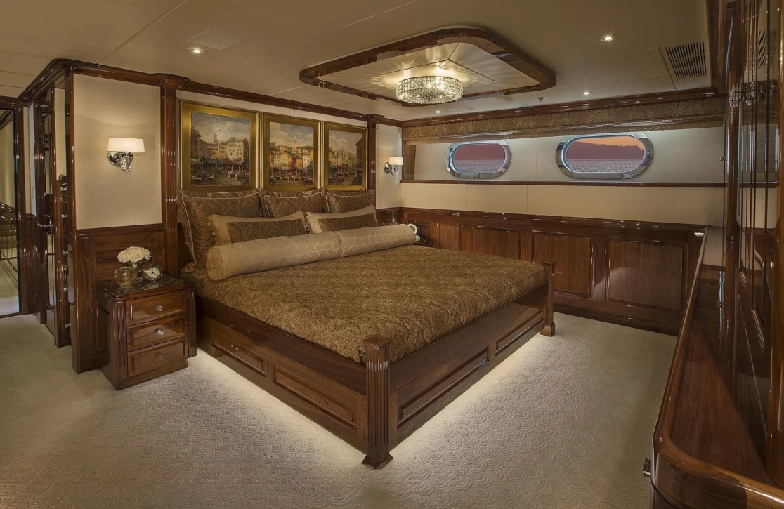 An image of Silver Lining yacht