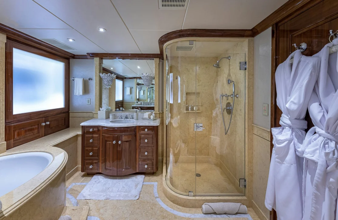 An image of Silver Lining yacht