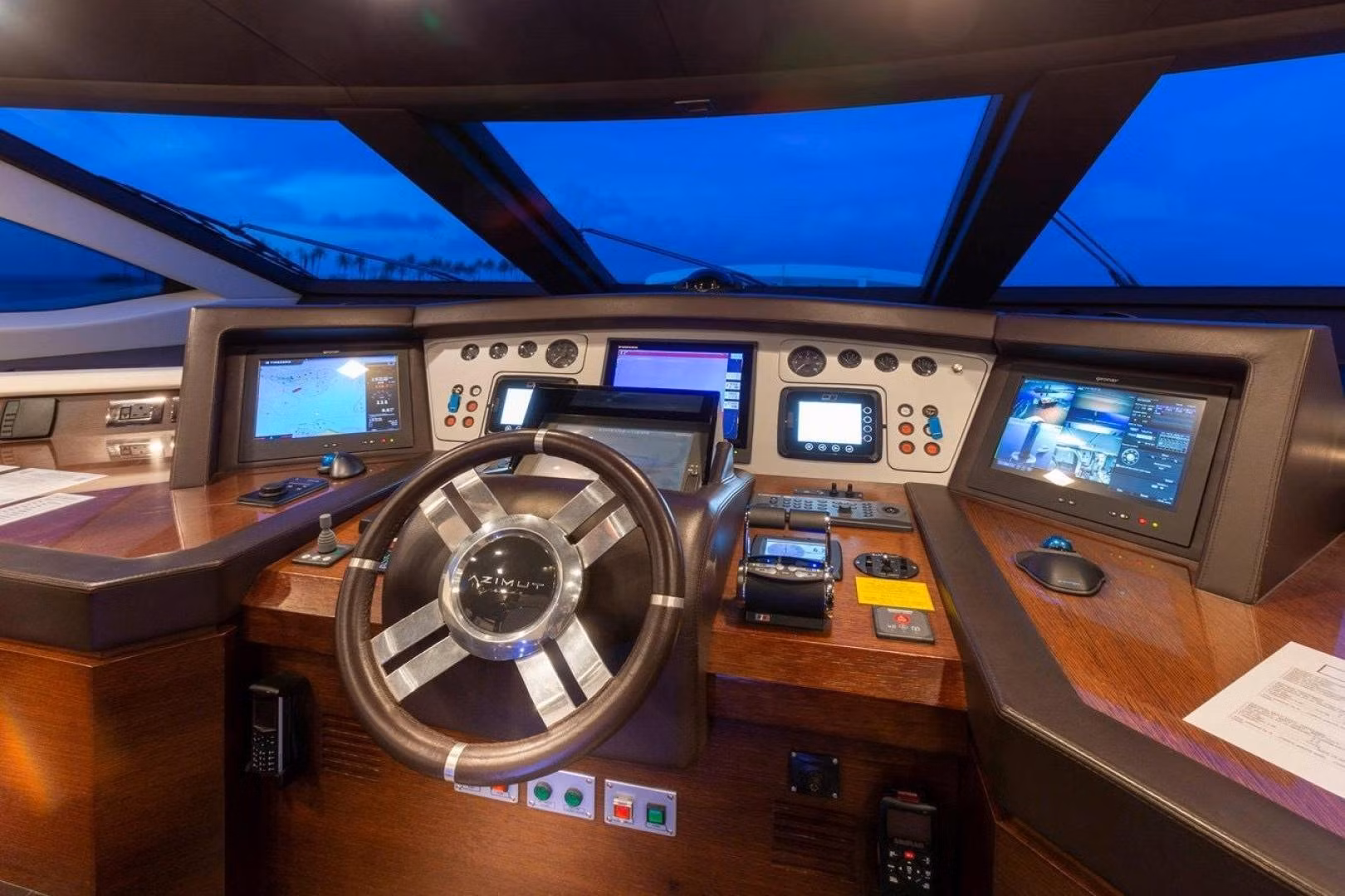 An image of Insieme yacht