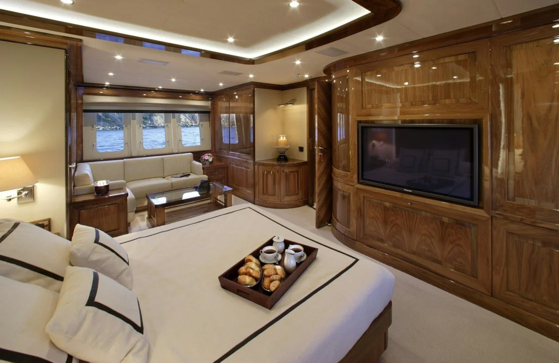 An image of Dragon yacht