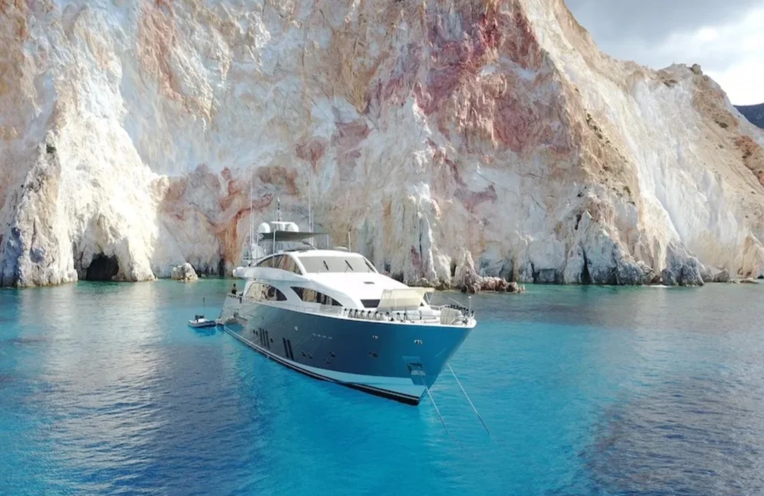 An image of Dragon yacht