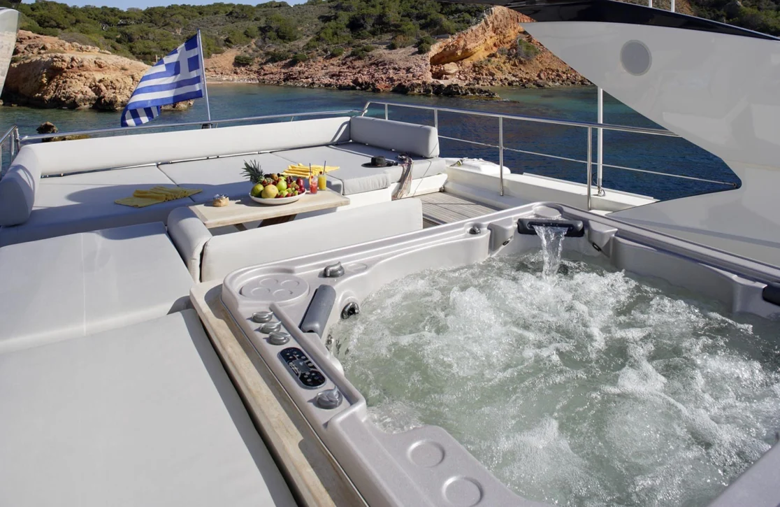 An image of Dragon yacht