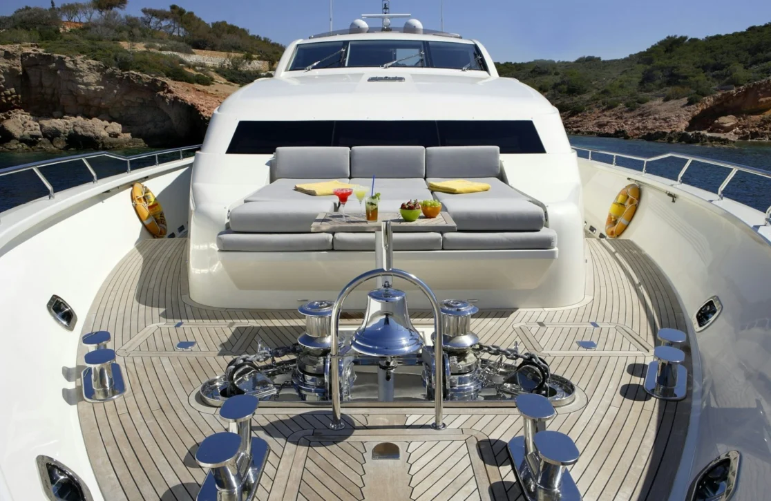 An image of Dragon yacht