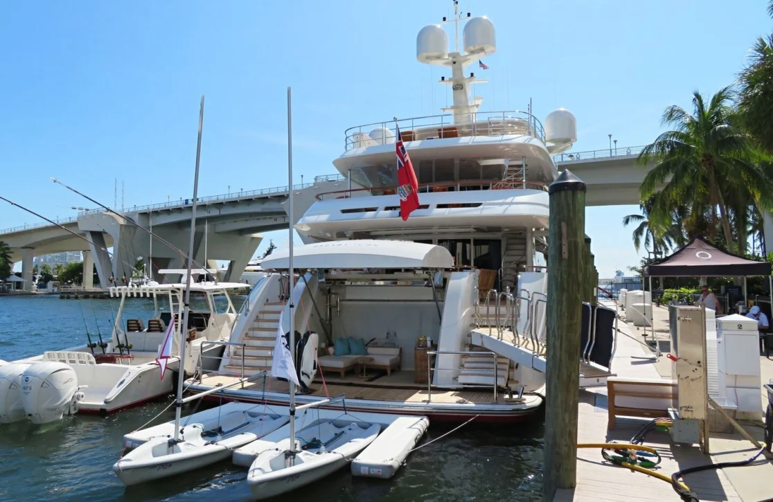 An image of Avalon yacht