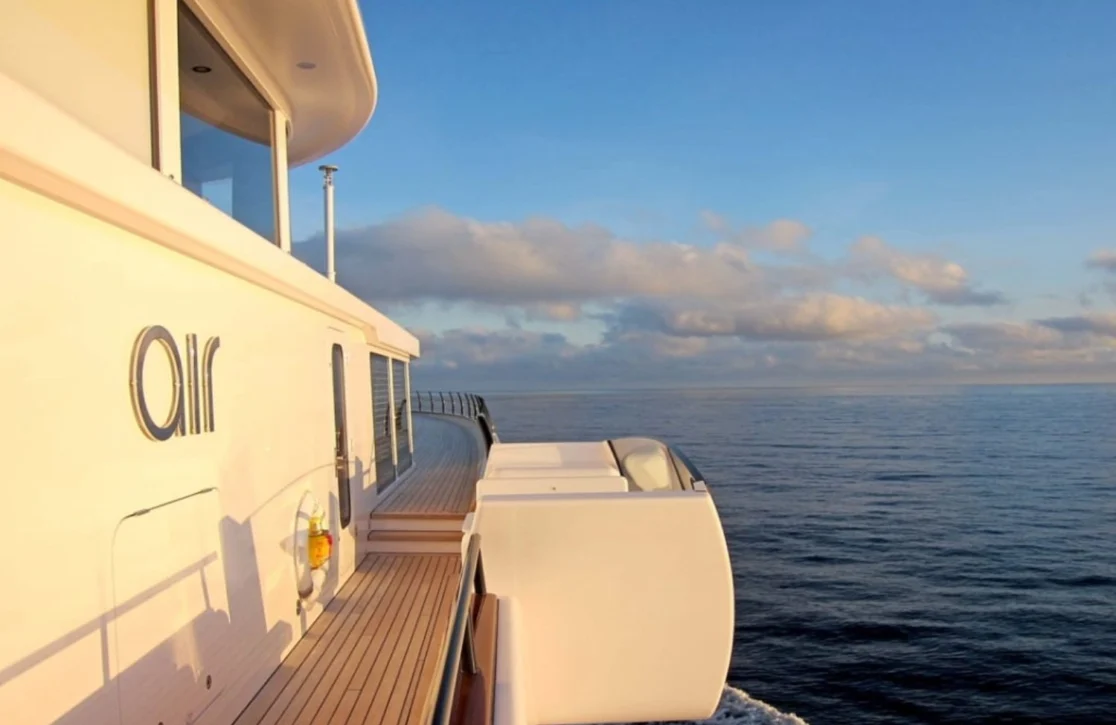 An image of Air yacht