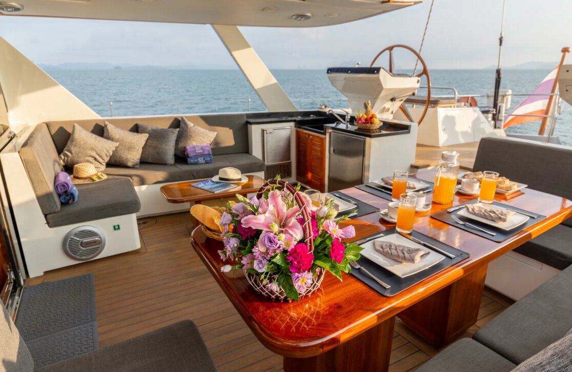 An image of Silver Lining yacht