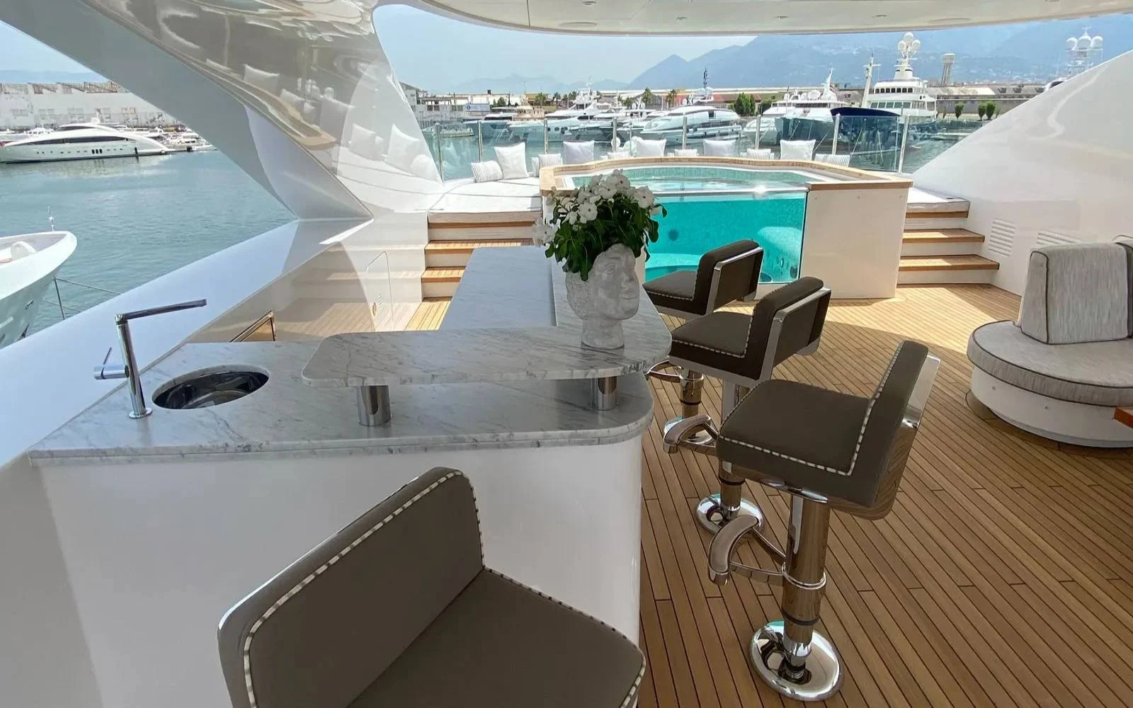 A preview of interior Bar or dance club