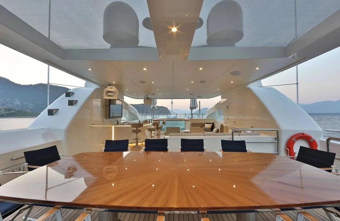 An image of Quasar yacht