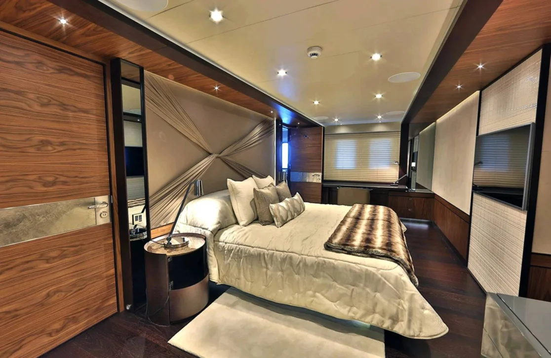 An image of Quasar yacht