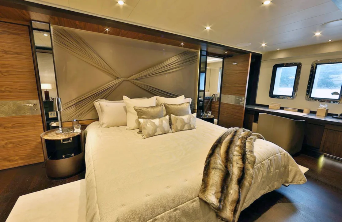 An image of Quasar yacht