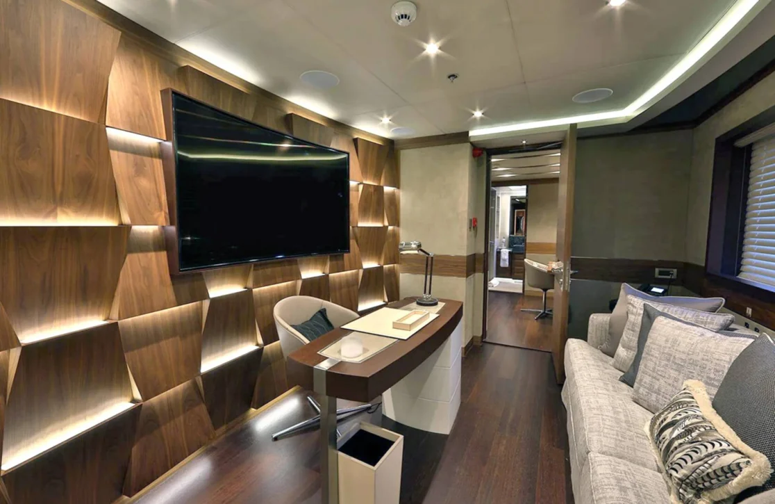 An image of Quasar yacht
