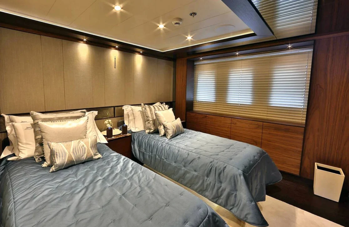An image of Quasar yacht