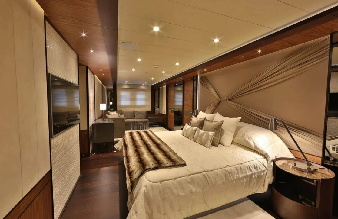 An image of Quasar yacht