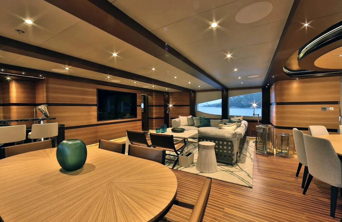 An image of Quasar yacht
