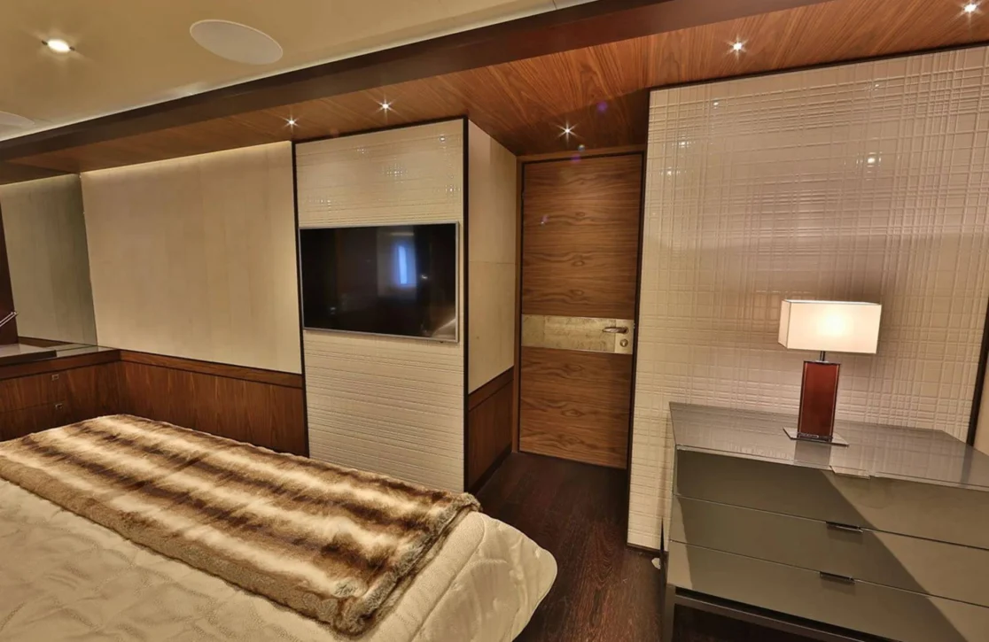 An image of Quasar yacht