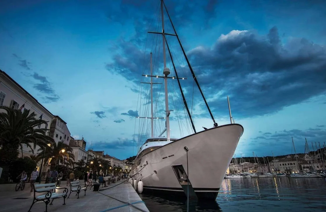 An image of Omnia yacht