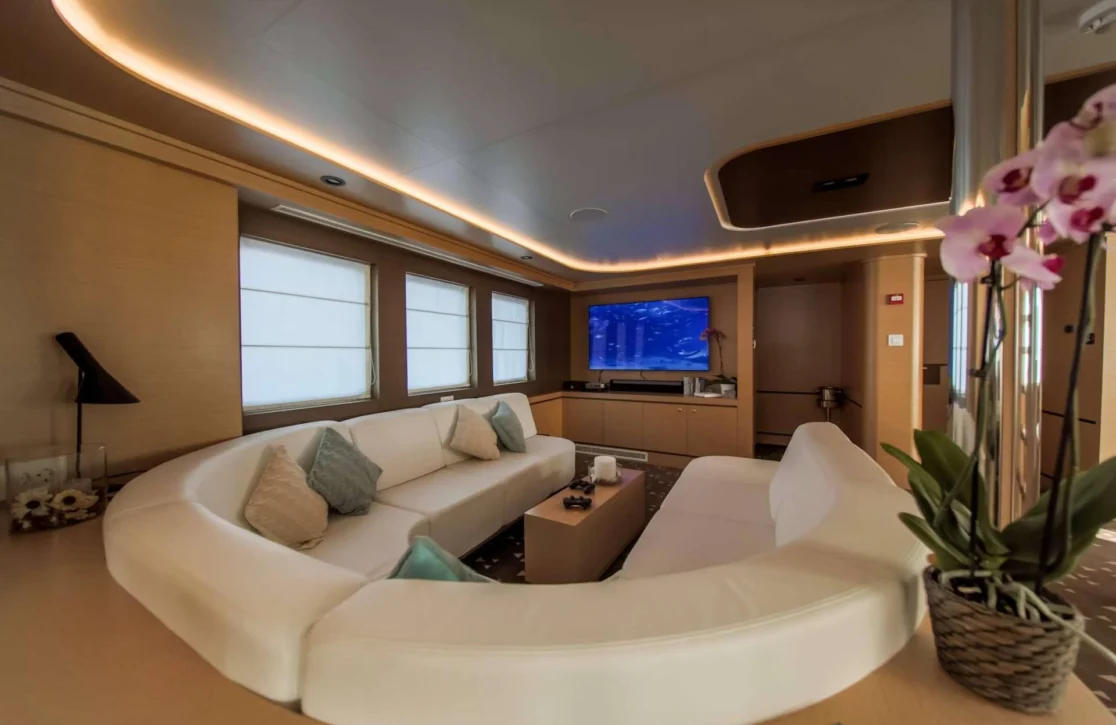 An image of Omnia yacht
