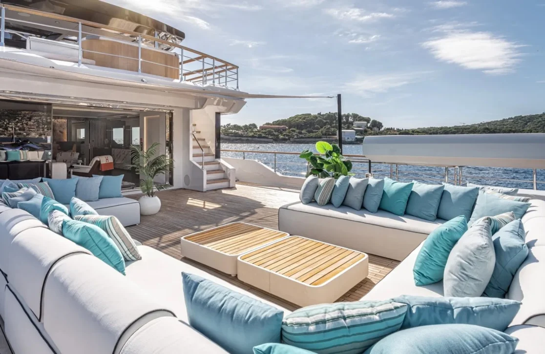 An image of Oculus yacht