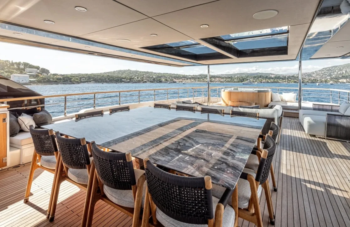 An image of Oculus yacht