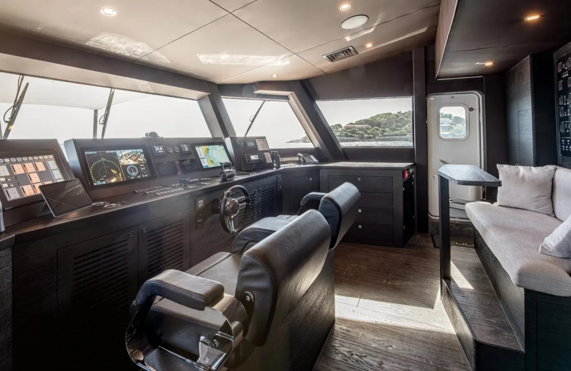 An image of Oculus yacht