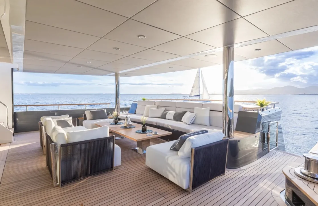 An image of Oculus yacht