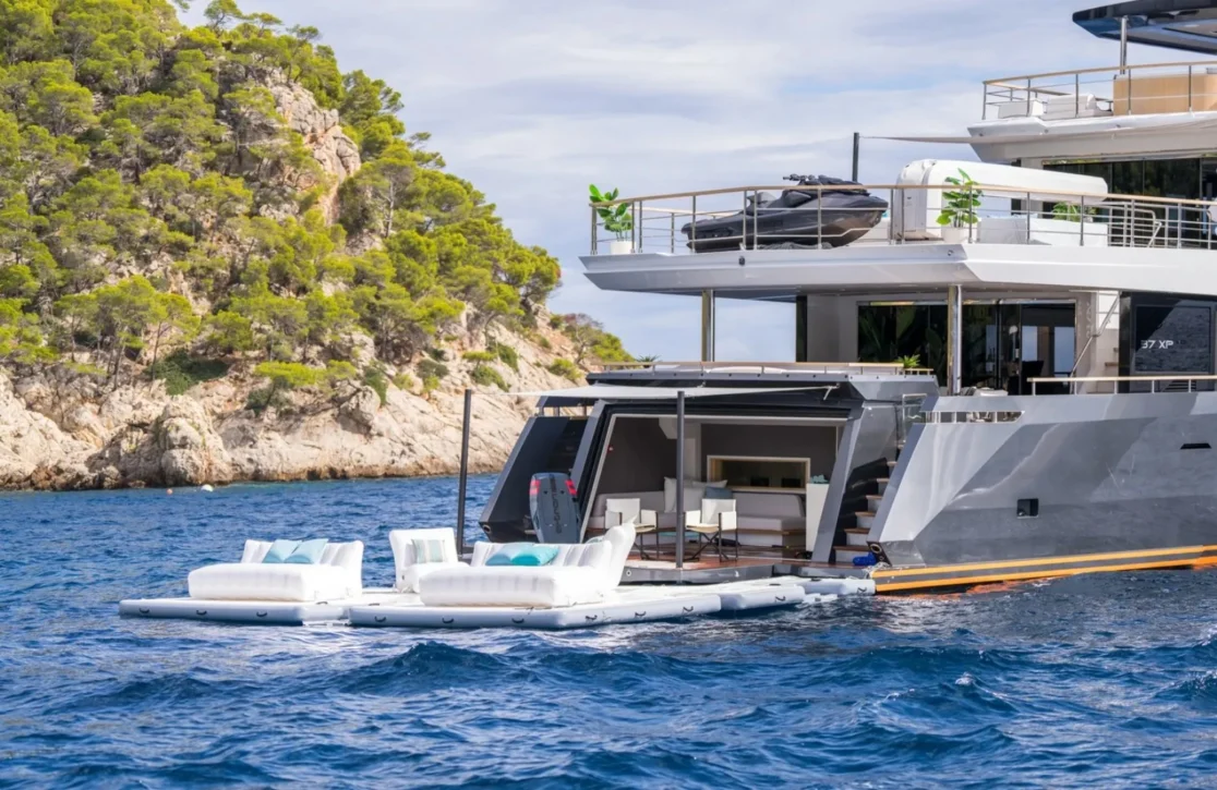 An image of Oculus yacht