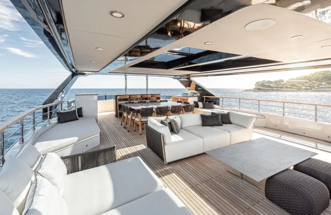 An image of Oculus yacht