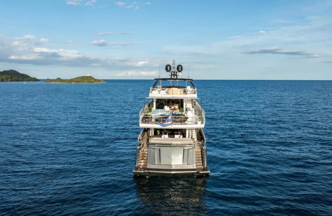 An image of Oculus yacht