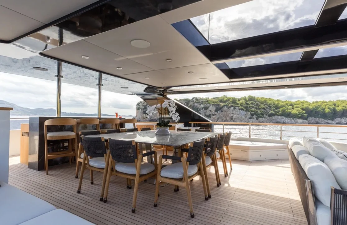 An image of Oculus yacht