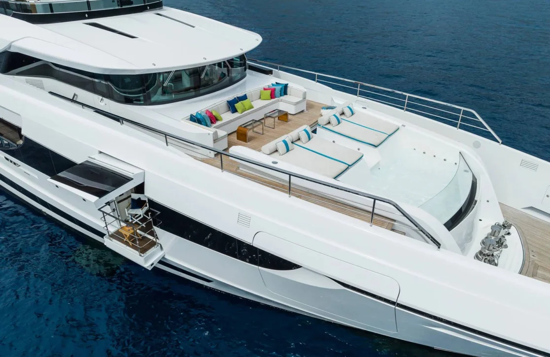 An image of Halara yacht