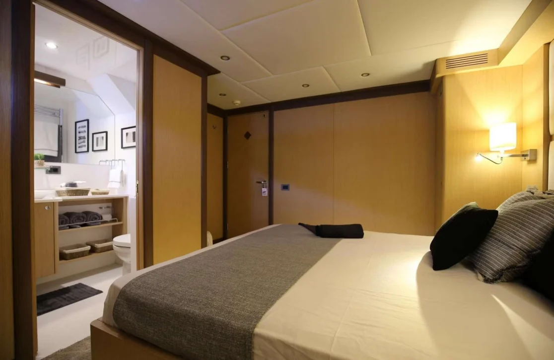 An image of Ottawa Iv yacht
