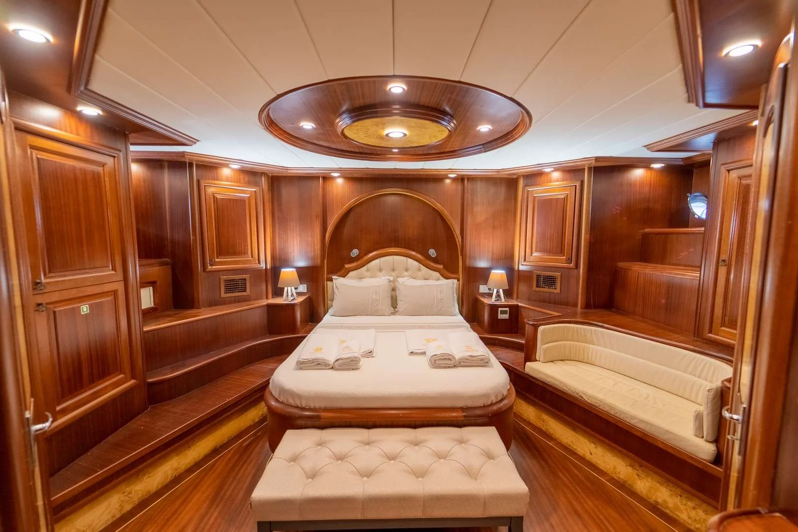 A preview of interior Bedroom cabin