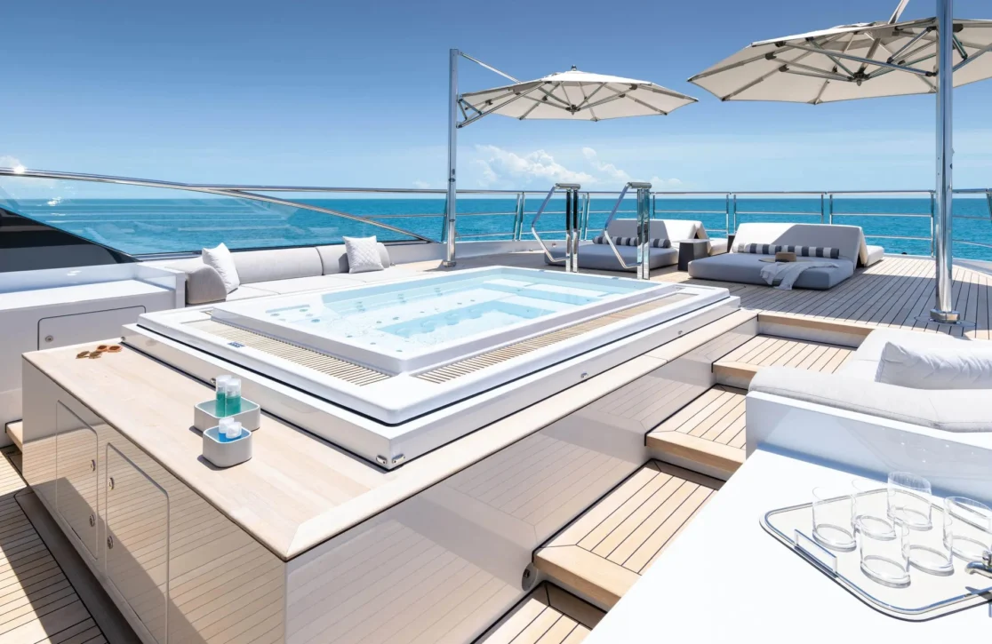 An image of Entourage yacht