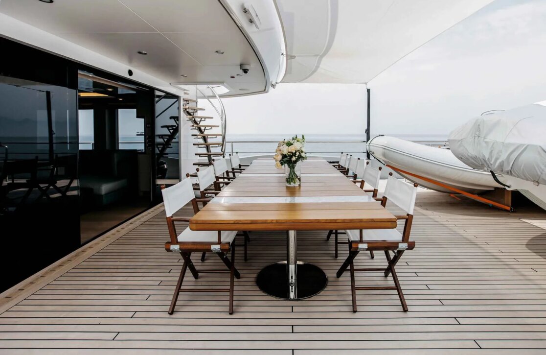 An image of Heeus yacht