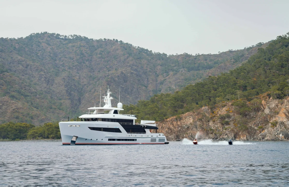 An image of Heeus yacht