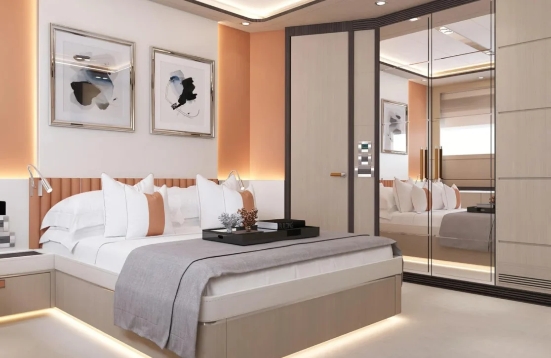An image of Heeus yacht
